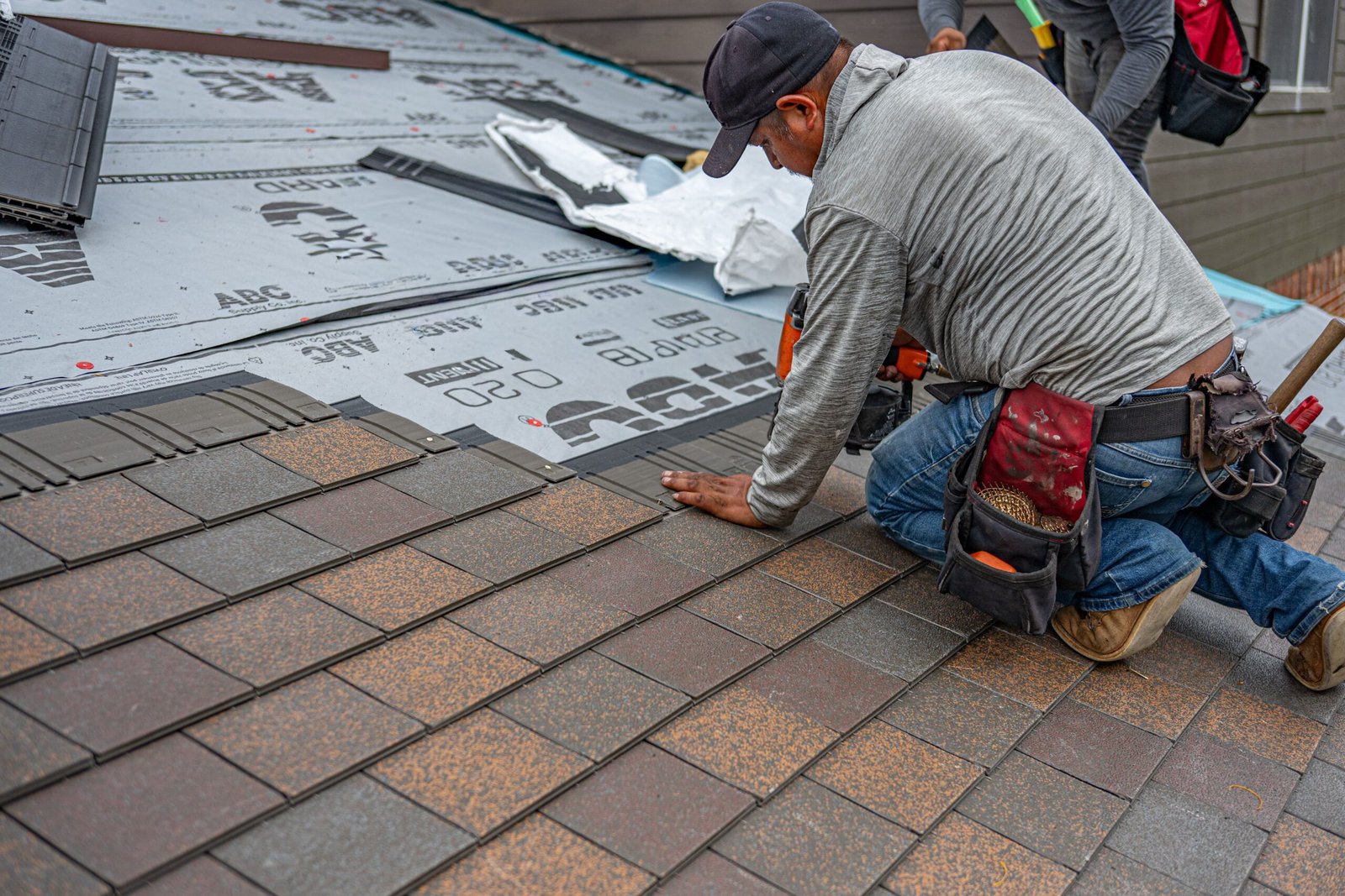 Roof replacement Texas – shingle roof installation