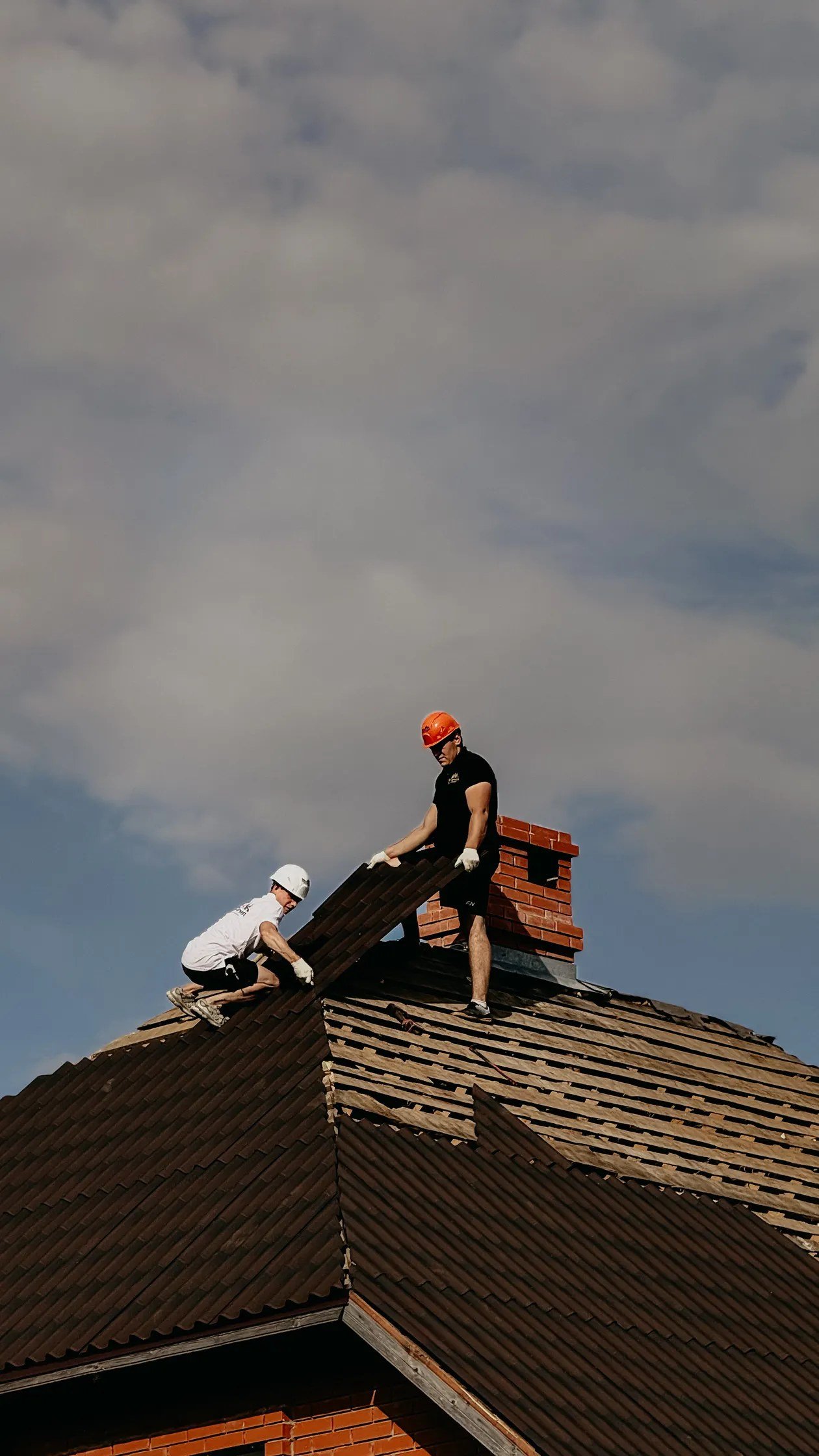 Roofing crew Texas – Frontier Roofing crew on a job site
